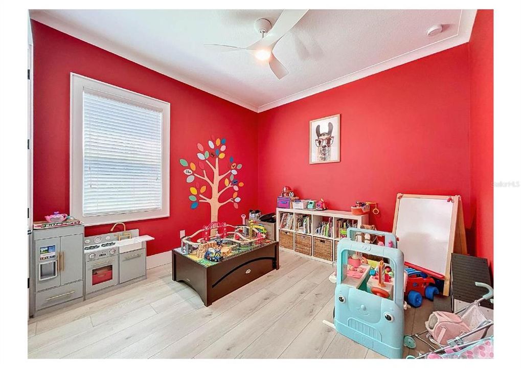 En Venta: $1,590,000 (6 camas, 4 baños, 4100 Pies cuadrados)