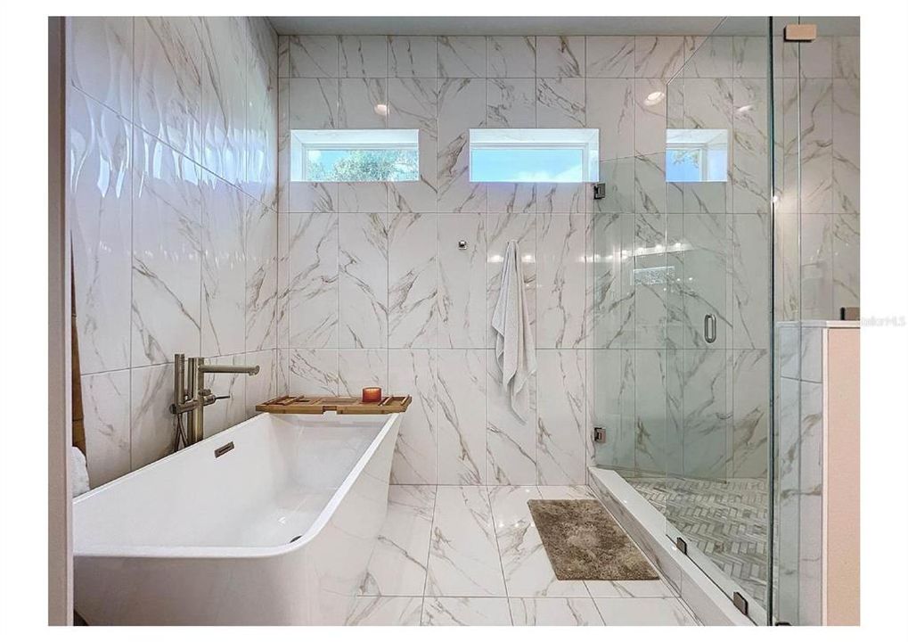 En Venta: $1,590,000 (6 camas, 4 baños, 4100 Pies cuadrados)