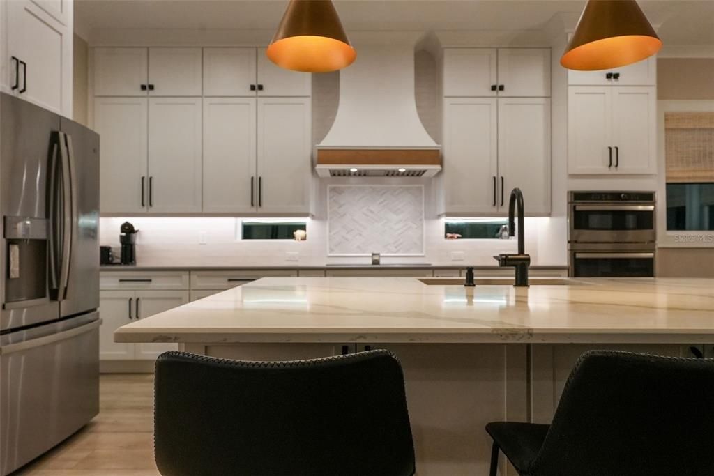 En Venta: $1,590,000 (6 camas, 4 baños, 4100 Pies cuadrados)