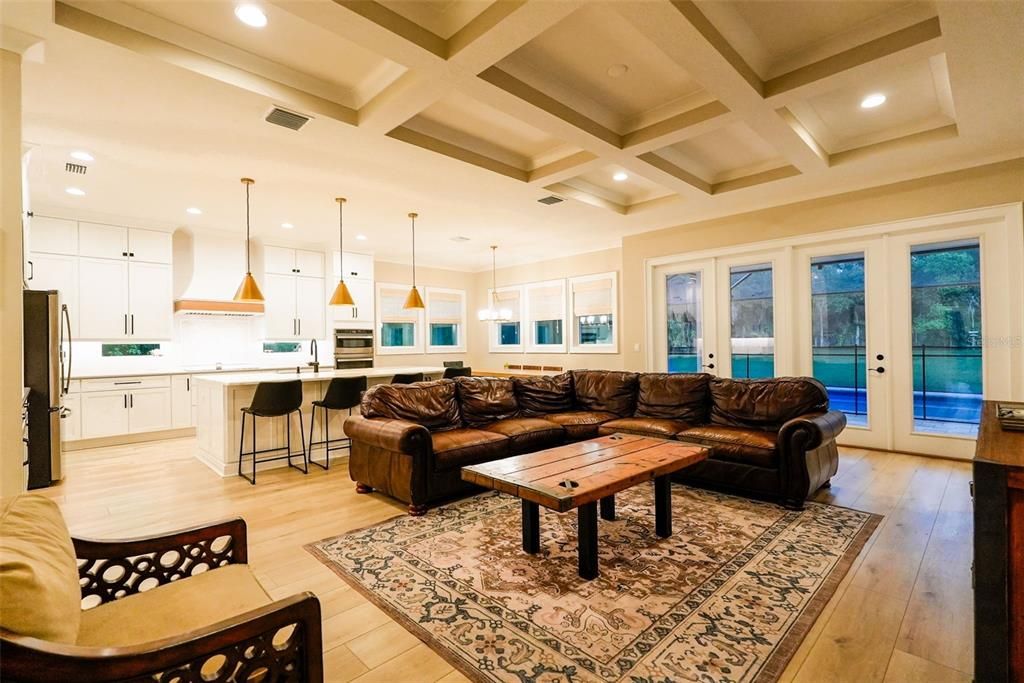 En Venta: $1,590,000 (6 camas, 4 baños, 4100 Pies cuadrados)