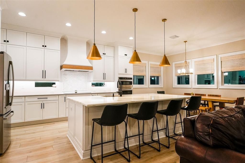 En Venta: $1,590,000 (6 camas, 4 baños, 4100 Pies cuadrados)