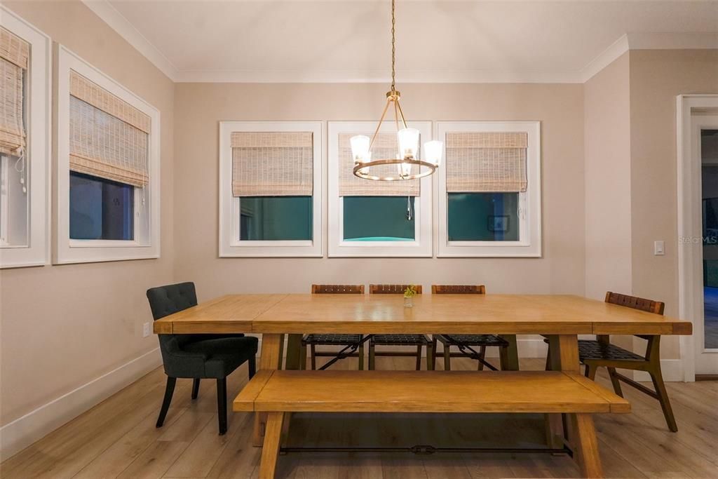 En Venta: $1,590,000 (6 camas, 4 baños, 4100 Pies cuadrados)