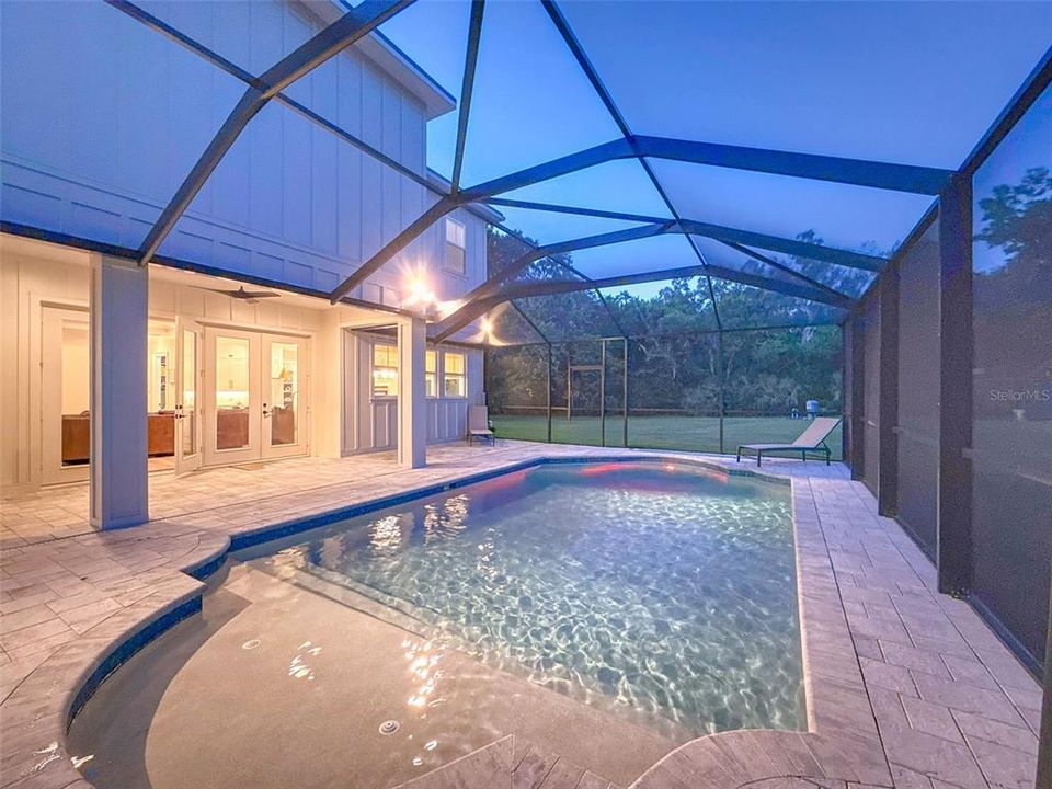 En Venta: $1,590,000 (6 camas, 4 baños, 4100 Pies cuadrados)