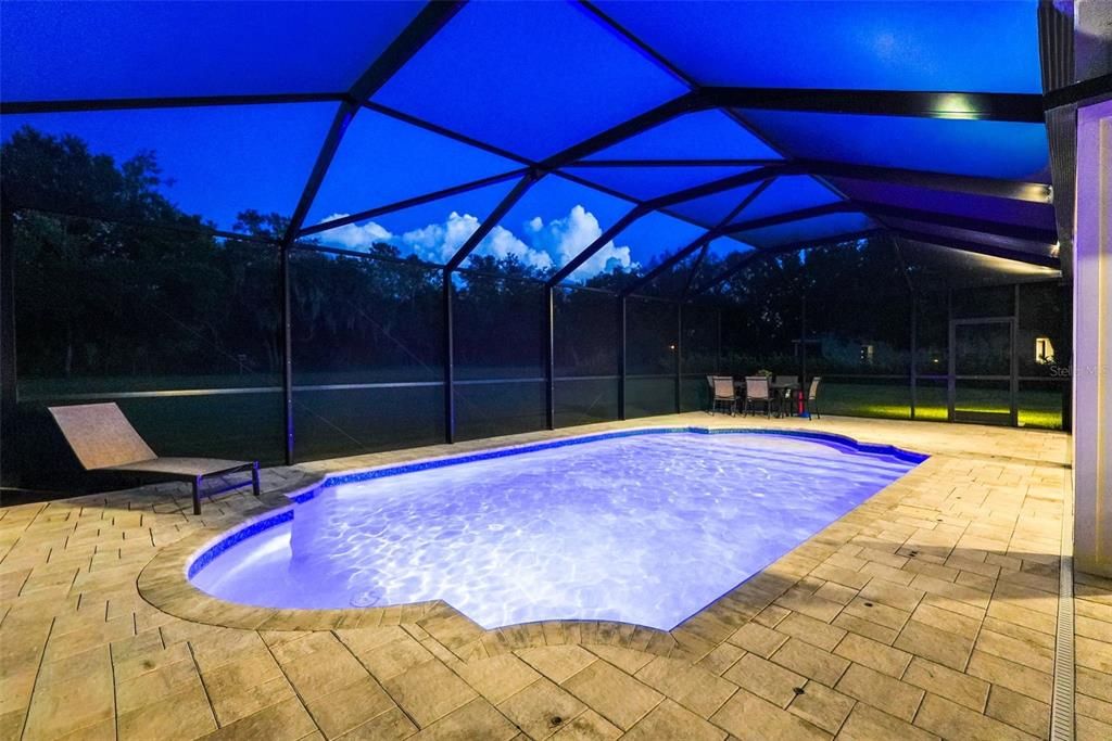 En Venta: $1,590,000 (6 camas, 4 baños, 4100 Pies cuadrados)