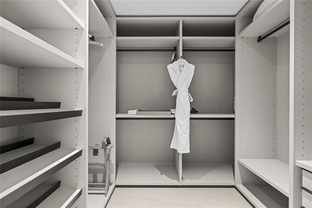 待售: $9,900,000 (4 贝兹, 4 浴室, 3920 平方英尺)