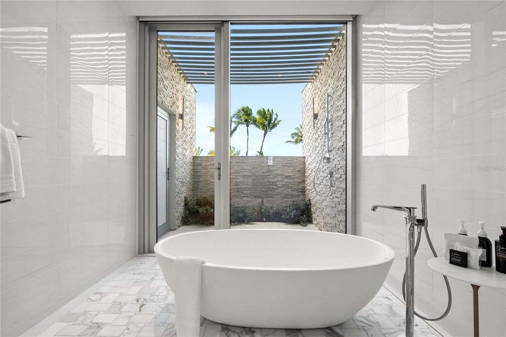 待售: $9,900,000 (4 贝兹, 4 浴室, 3920 平方英尺)