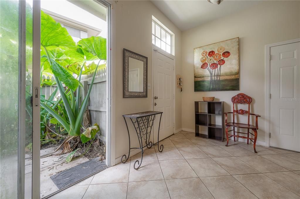 Active With Contract: $299,900 (2 beds, 2 baths, 1504 Square Feet)