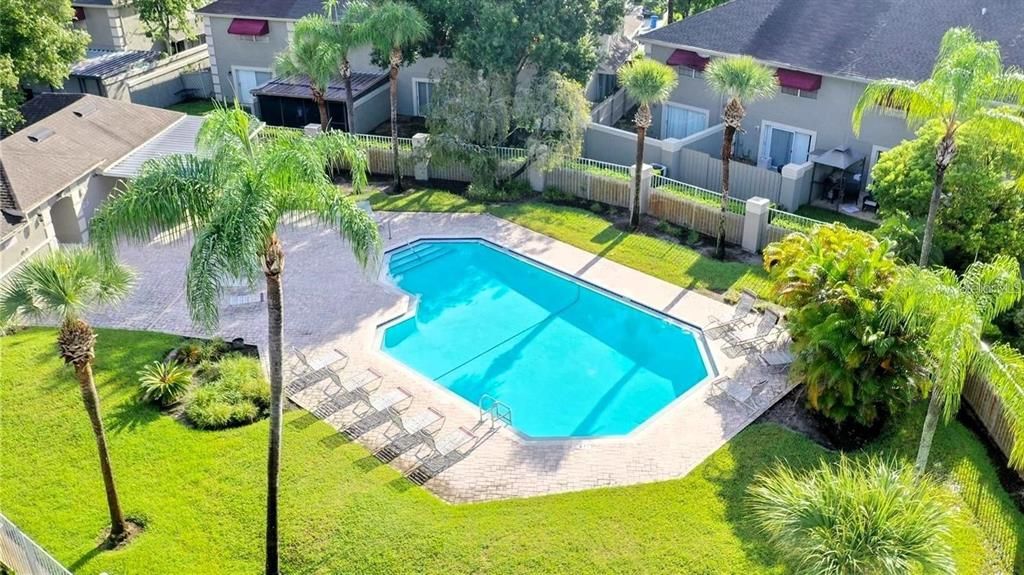 Active With Contract: $299,900 (2 beds, 2 baths, 1504 Square Feet)