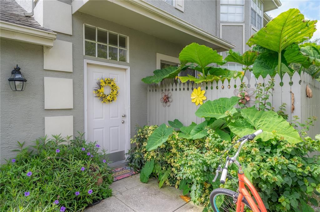 Active With Contract: $299,900 (2 beds, 2 baths, 1504 Square Feet)