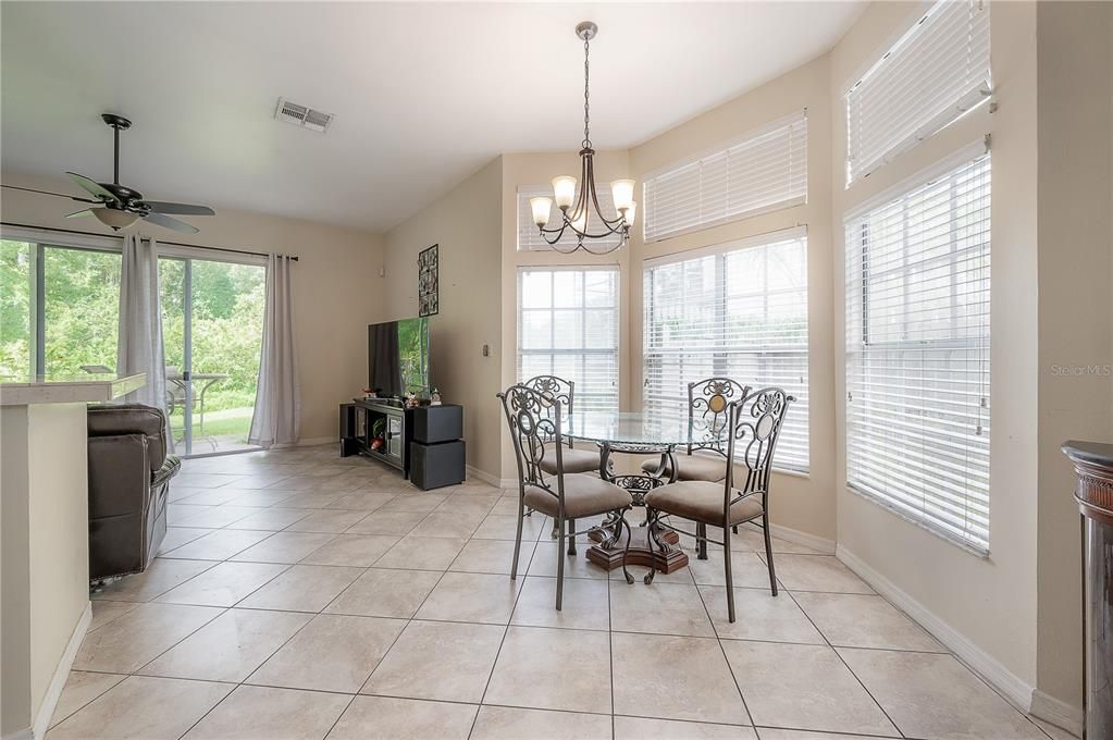 Active With Contract: $299,900 (2 beds, 2 baths, 1504 Square Feet)