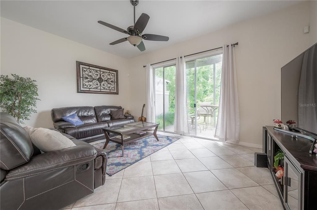 Active With Contract: $299,900 (2 beds, 2 baths, 1504 Square Feet)