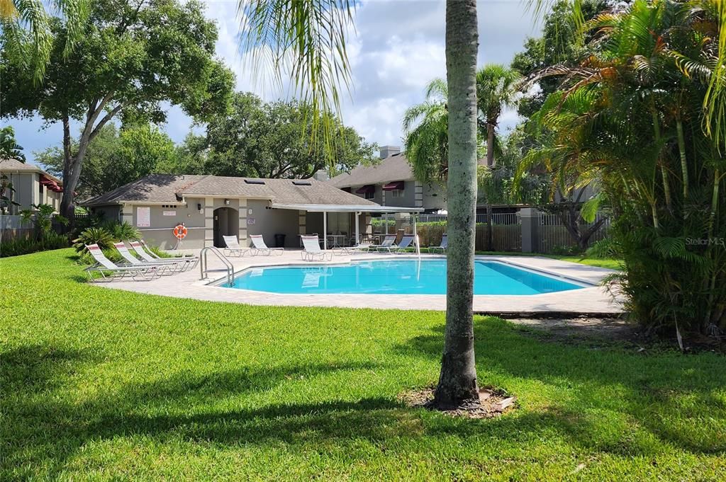 Active With Contract: $299,900 (2 beds, 2 baths, 1504 Square Feet)