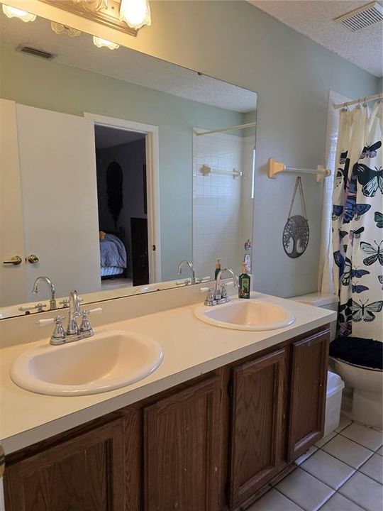 Active With Contract: $299,900 (2 beds, 2 baths, 1504 Square Feet)