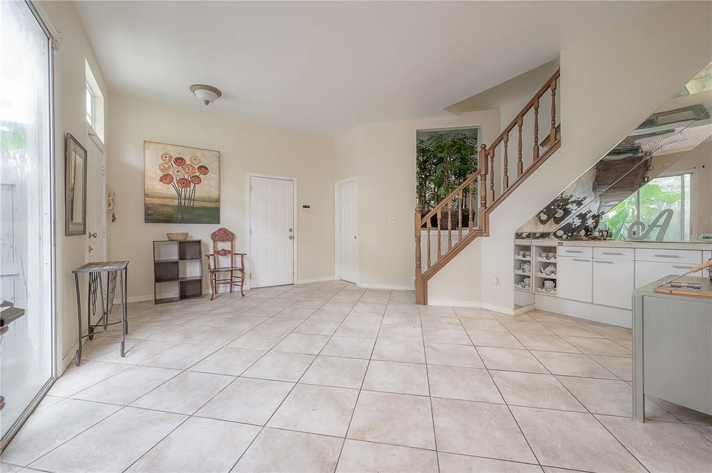 Active With Contract: $299,900 (2 beds, 2 baths, 1504 Square Feet)