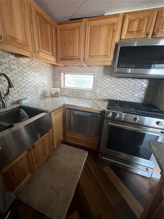 待售: $115,000 (1 贝兹, 1 浴室, 408 平方英尺)