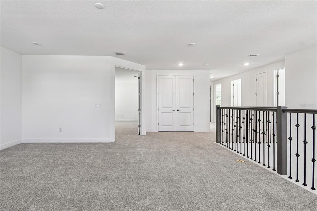 Activo con contrato: $899,999 (4 camas, 3 baños, 3539 Pies cuadrados)