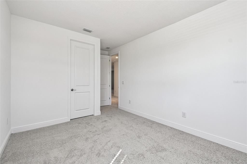 Activo con contrato: $899,999 (4 camas, 3 baños, 3539 Pies cuadrados)