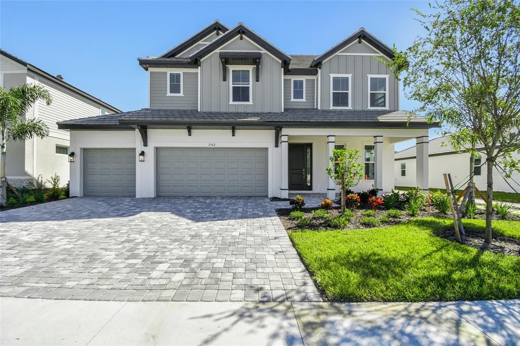 Activo con contrato: $899,999 (4 camas, 3 baños, 3539 Pies cuadrados)