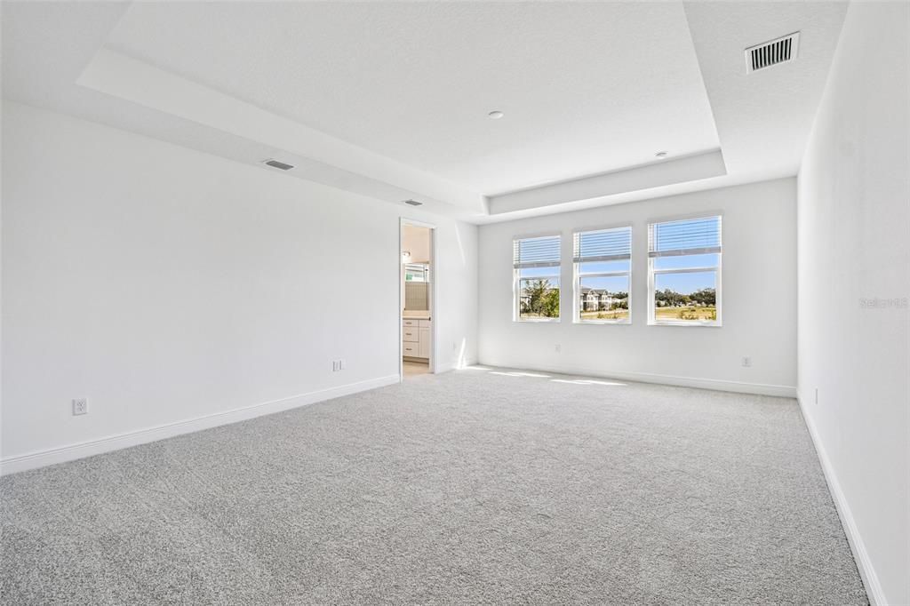 Activo con contrato: $899,999 (4 camas, 3 baños, 3539 Pies cuadrados)