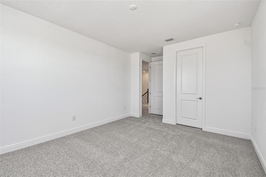 Activo con contrato: $899,999 (4 camas, 3 baños, 3539 Pies cuadrados)