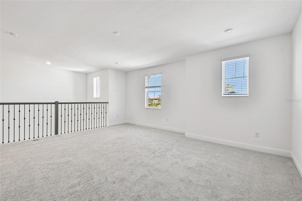 Activo con contrato: $899,999 (4 camas, 3 baños, 3539 Pies cuadrados)