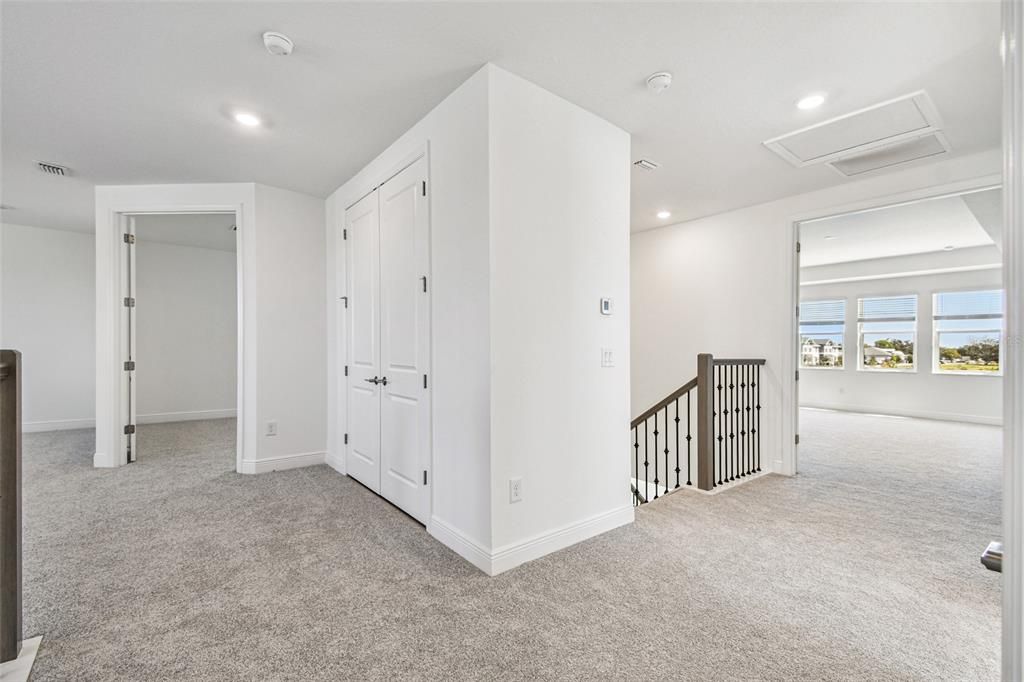 Activo con contrato: $899,999 (4 camas, 3 baños, 3539 Pies cuadrados)