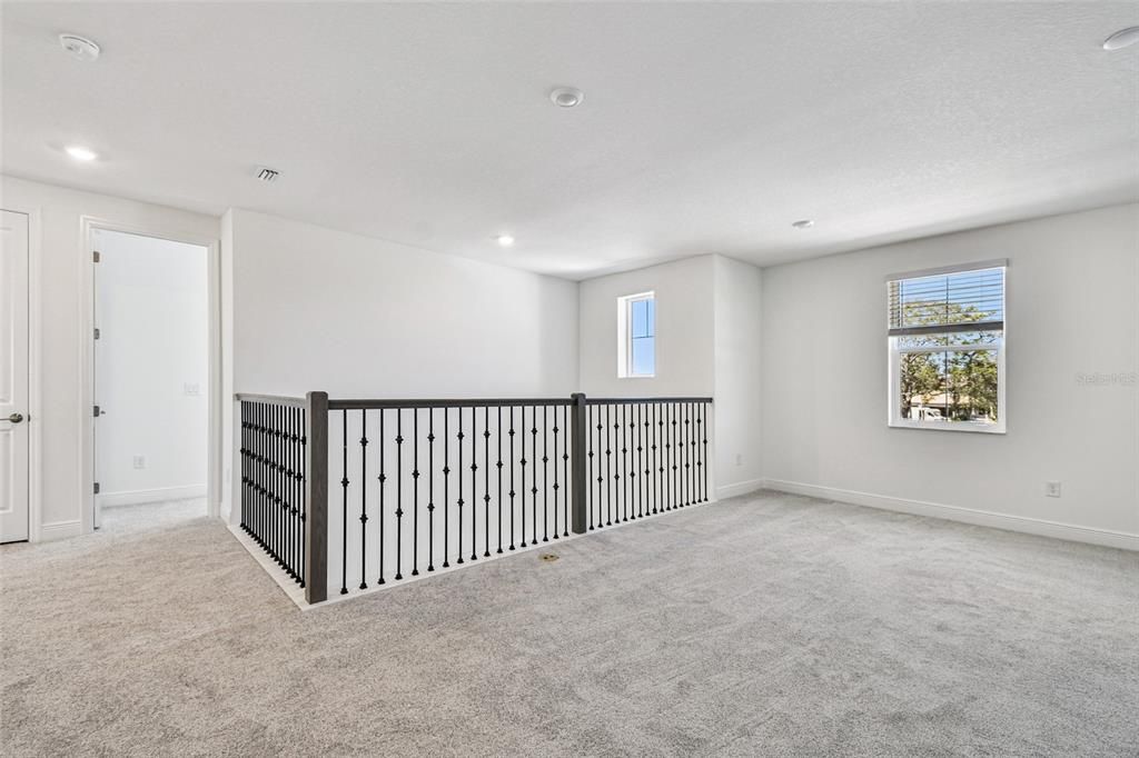 Activo con contrato: $899,999 (4 camas, 3 baños, 3539 Pies cuadrados)