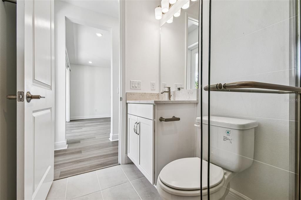 Activo con contrato: $899,999 (4 camas, 3 baños, 3539 Pies cuadrados)