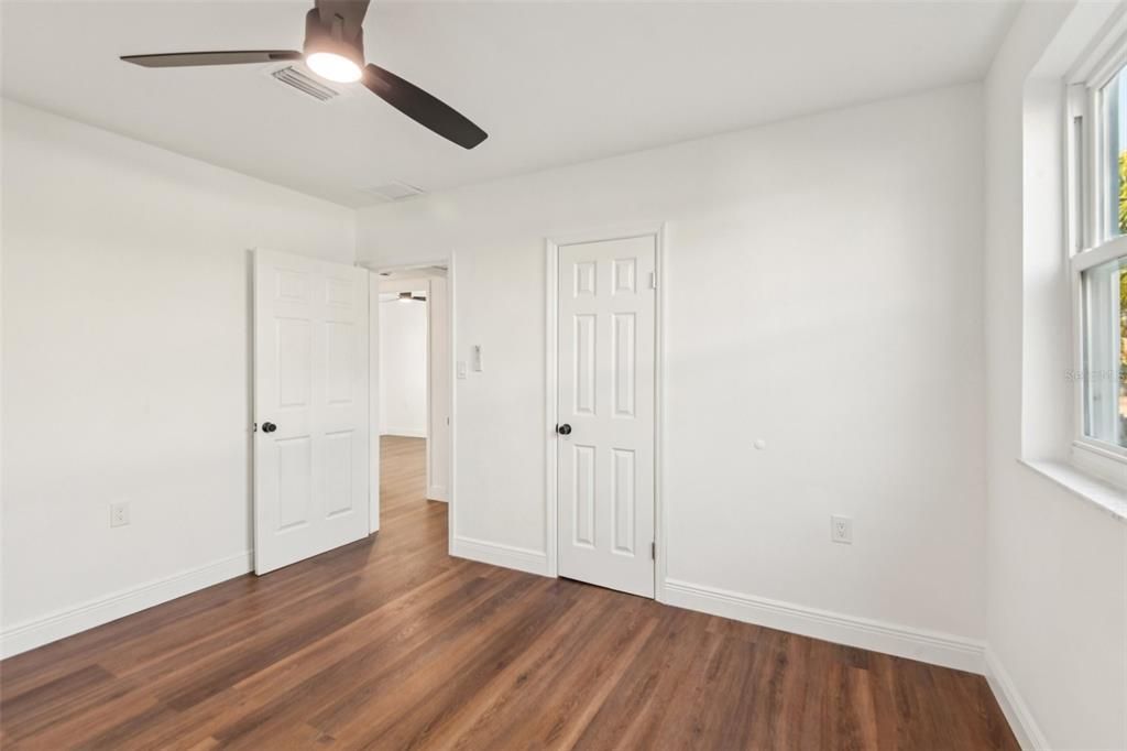 待售: $520,000 (3 贝兹, 1 浴室, 1147 平方英尺)