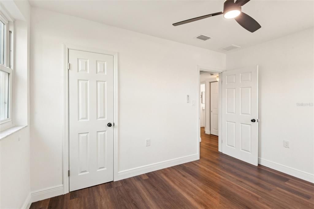 待售: $520,000 (3 贝兹, 1 浴室, 1147 平方英尺)