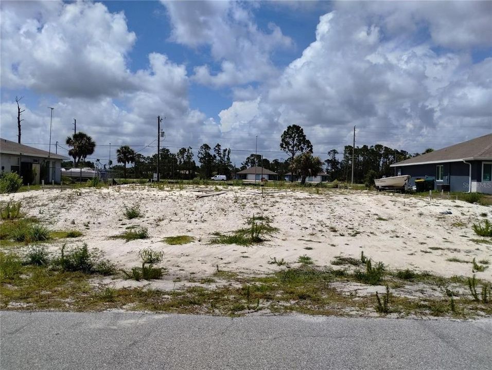 На продажу: $55,000 (0.23 acres)
