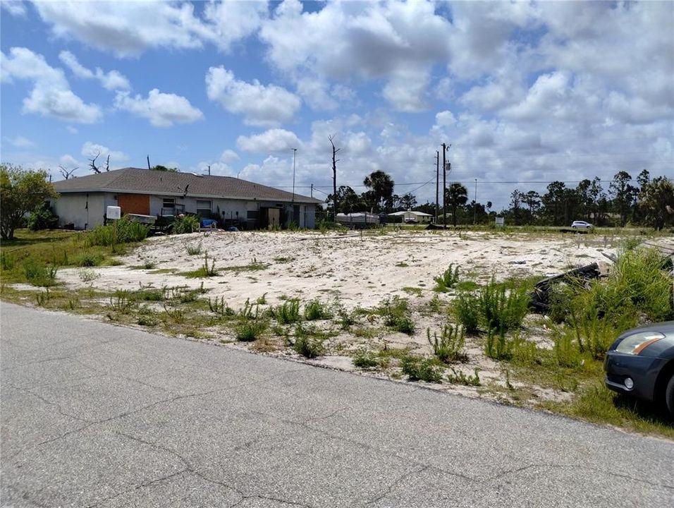 На продажу: $55,000 (0.23 acres)