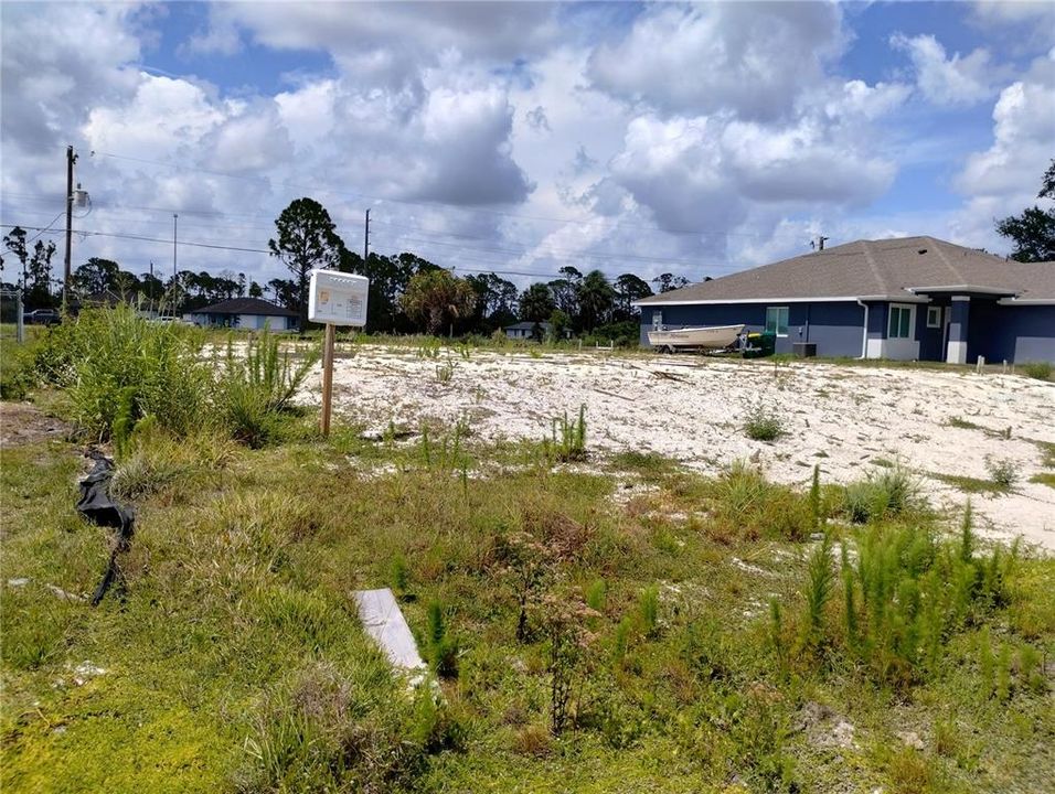 На продажу: $55,000 (0.23 acres)