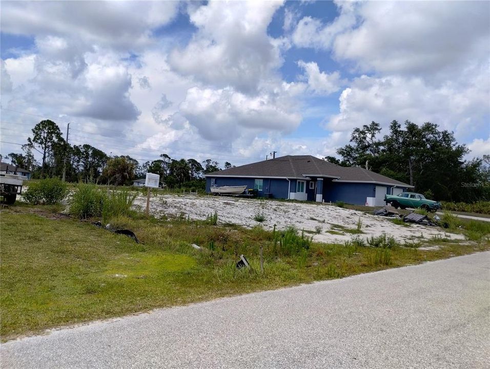 На продажу: $55,000 (0.23 acres)