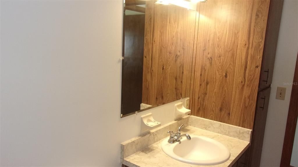 待售: $134,900 (2 贝兹, 2 浴室, 912 平方英尺)