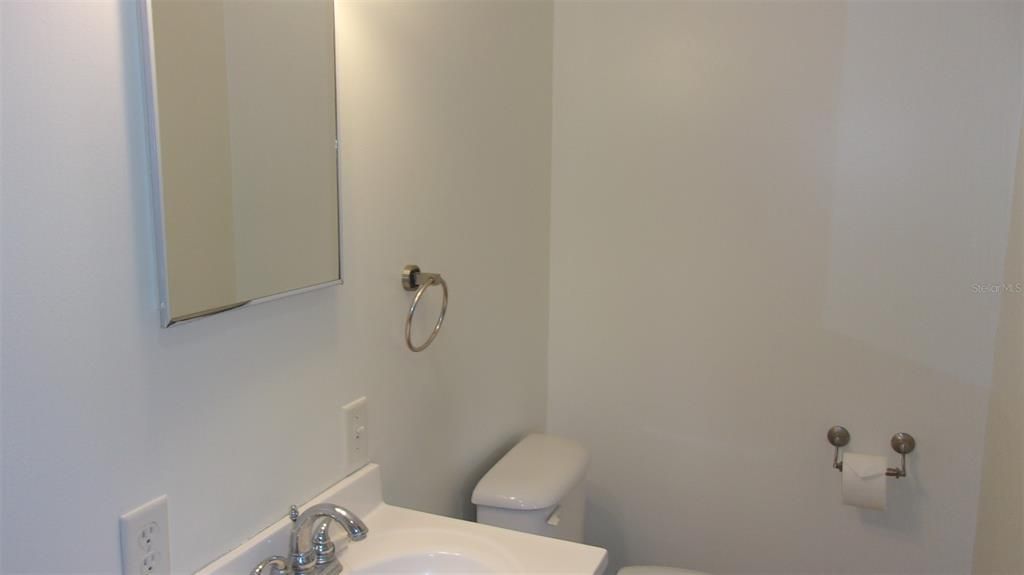 待售: $134,900 (2 贝兹, 2 浴室, 912 平方英尺)