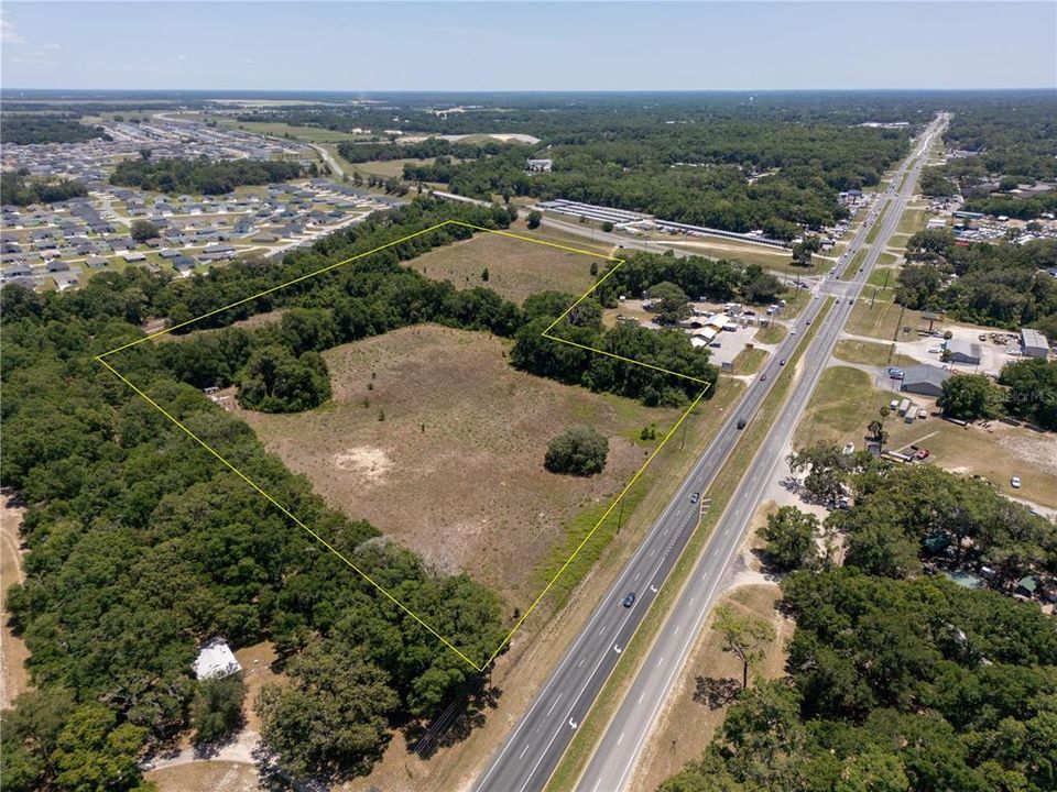 На продажу: $2,890,000 (21.16 acres)