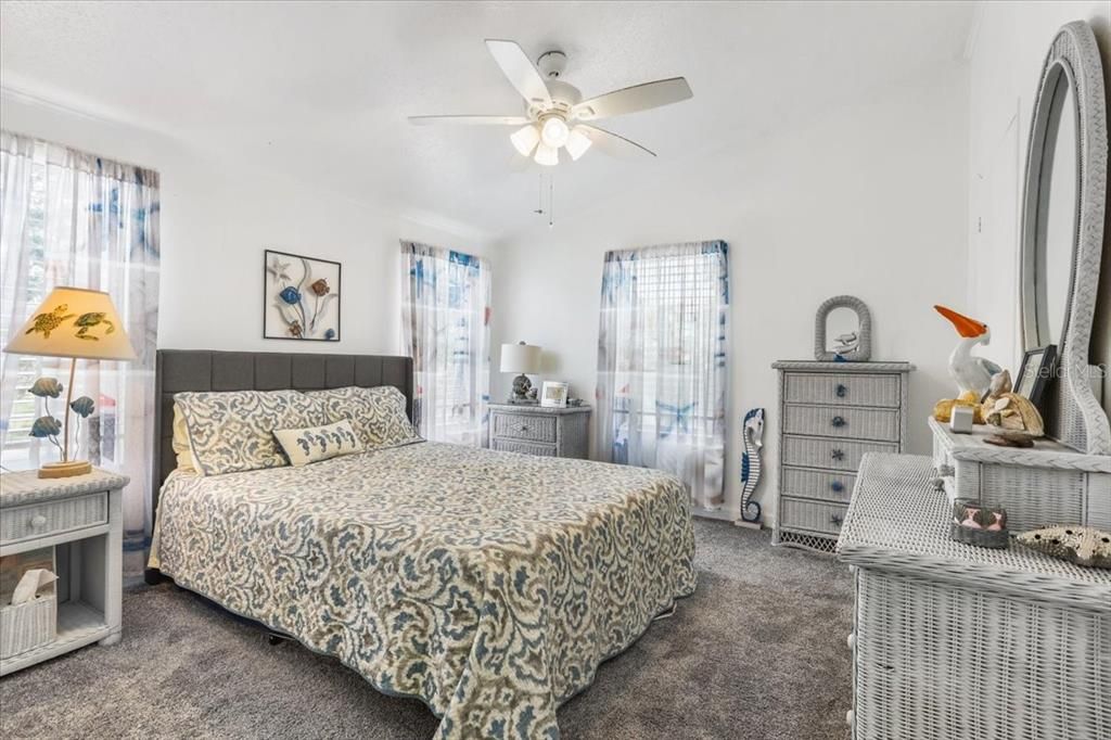 En Venta: $449,000 (5 camas, 3 baños, 1672 Pies cuadrados)