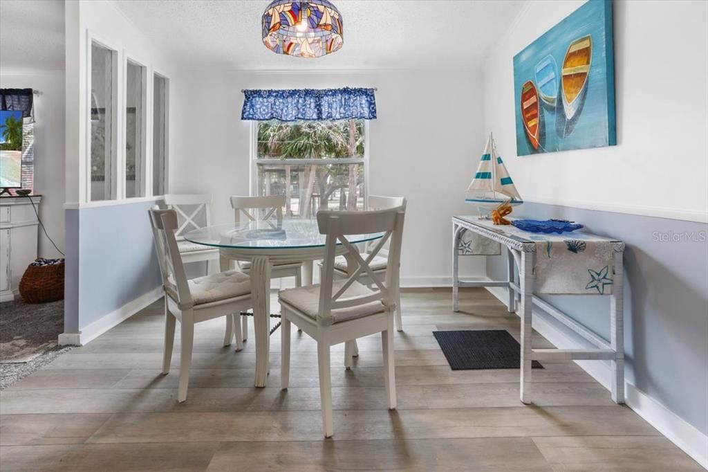 En Venta: $449,000 (5 camas, 3 baños, 1672 Pies cuadrados)