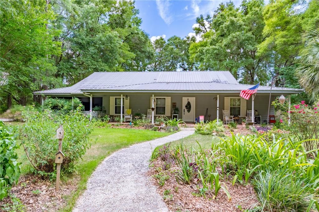 En Venta: $4,500,000 (16.88 acres)