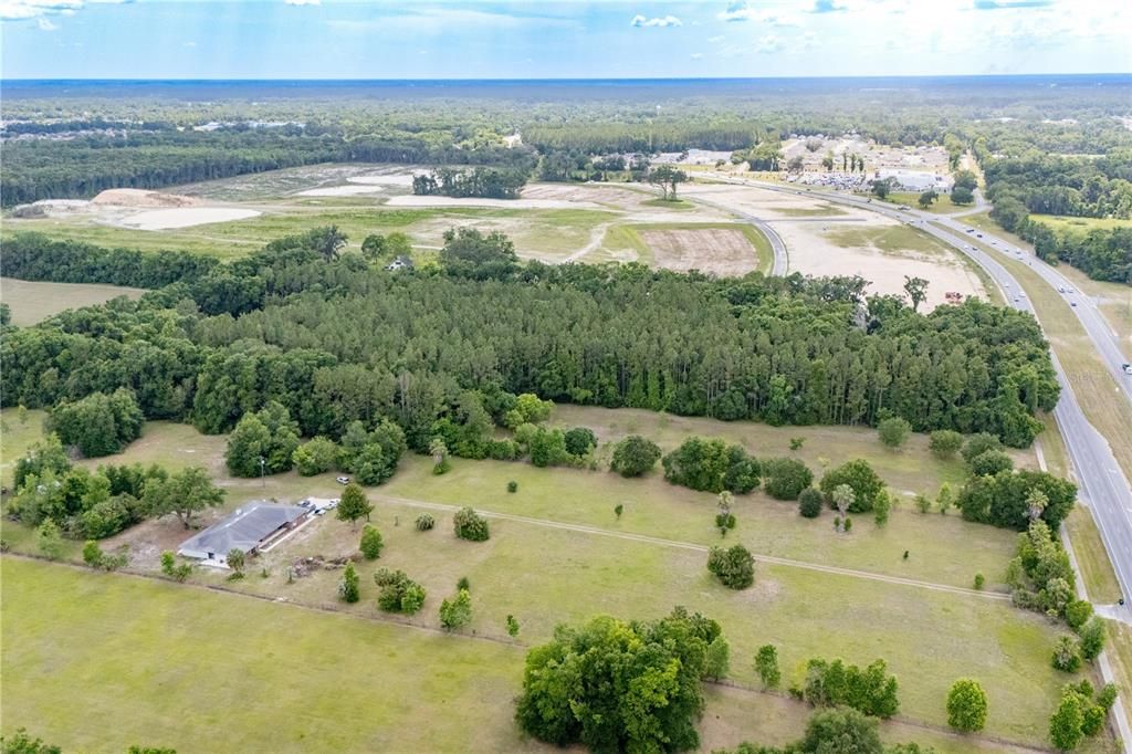 En Venta: $4,500,000 (16.88 acres)