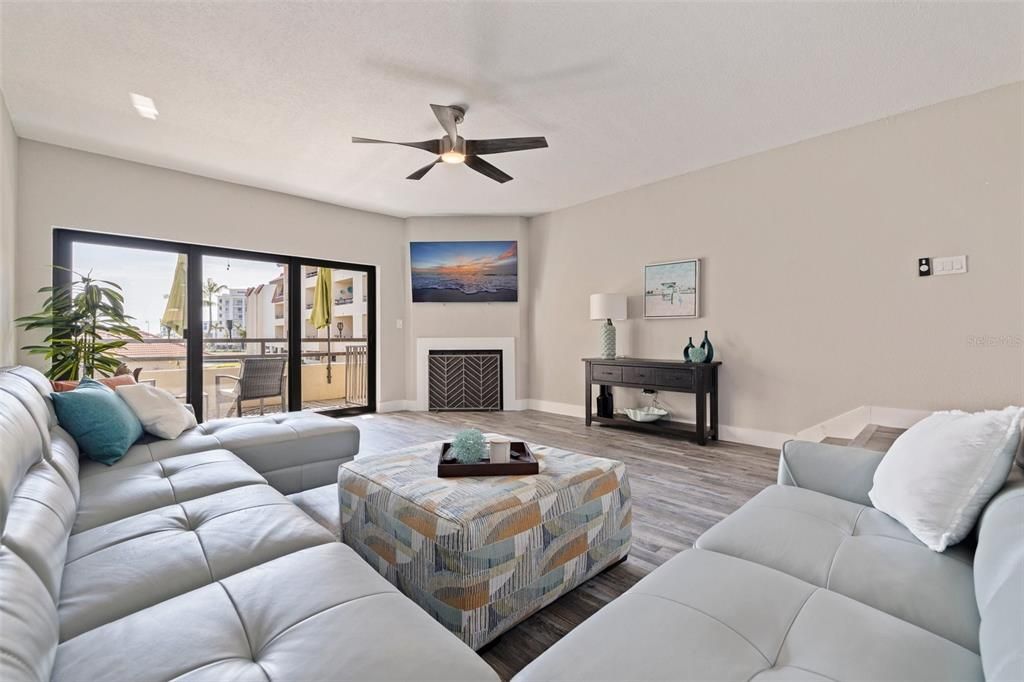 For Sale: $699,000 (2 beds, 2 baths, 1676 Square Feet)