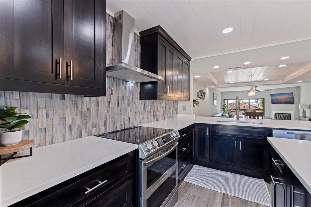 For Sale: $699,000 (2 beds, 2 baths, 1676 Square Feet)