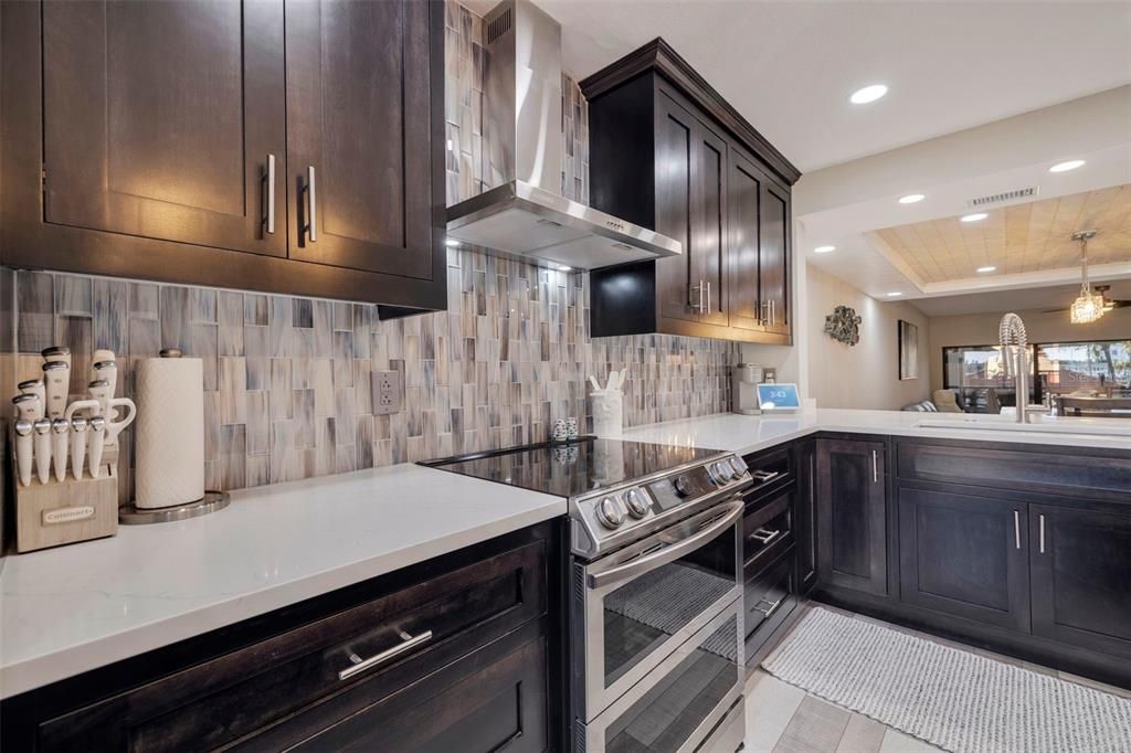 For Sale: $699,000 (2 beds, 2 baths, 1676 Square Feet)