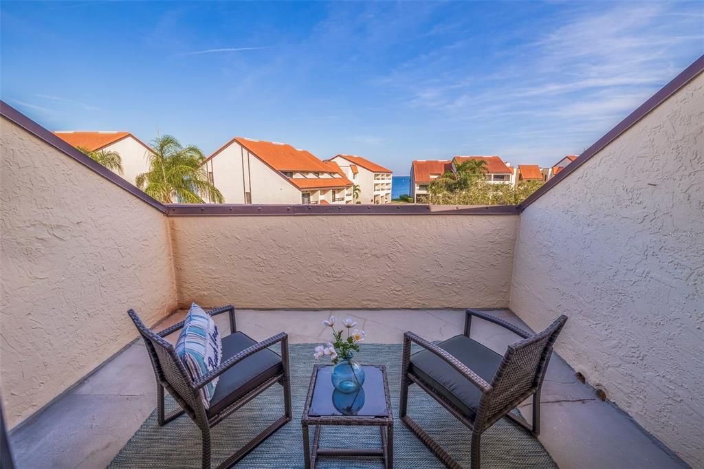 For Sale: $699,000 (2 beds, 2 baths, 1676 Square Feet)