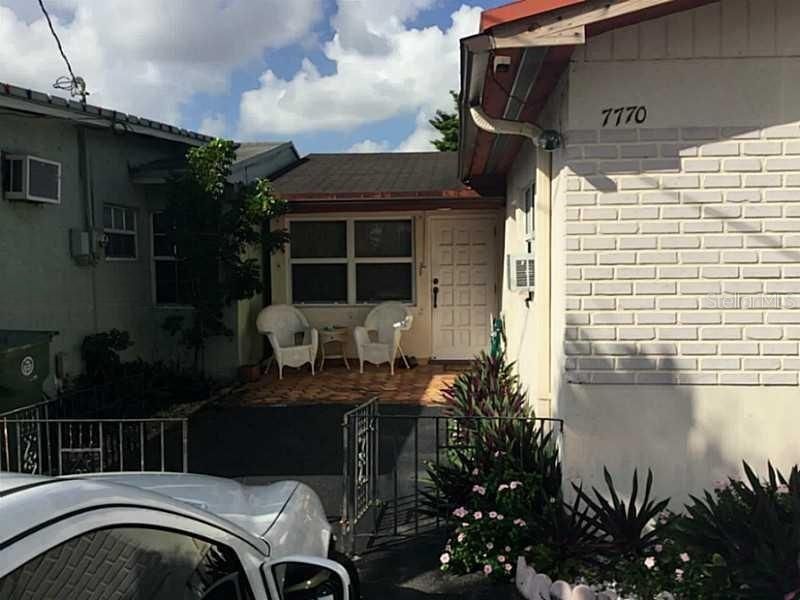 最近售出: $300,000 (2 贝兹, 1 浴室, 1161 平方英尺)