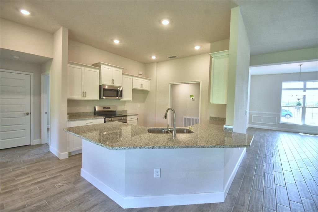 Active With Contract: $543,084 (4 beds, 3 baths, 2508 Square Feet)