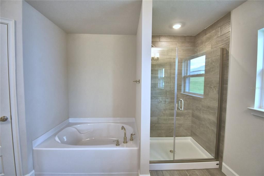 Active With Contract: $543,084 (4 beds, 3 baths, 2508 Square Feet)