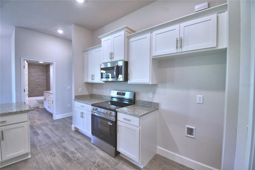 Active With Contract: $543,084 (4 beds, 3 baths, 2508 Square Feet)