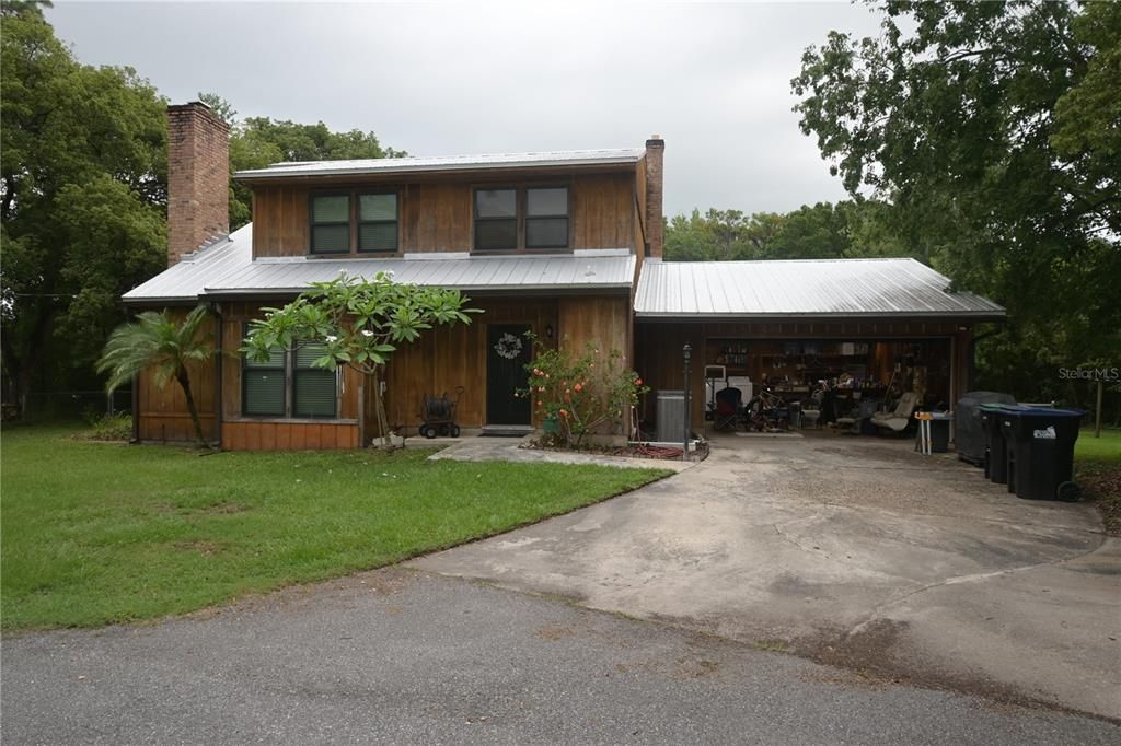 合同活跃: $775,000 (4 贝兹, 2 浴室, 1796 平方英尺)